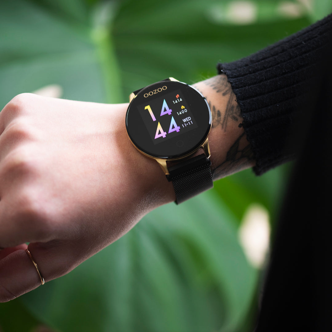 OOZOO Smartwatches Q00122 goudkleurige horloge zwarte band